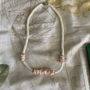Hawaiian shell necklace